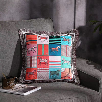 500g Gối trang trí xe hơi 45 * 45cm Đệm phủ sơn bằng tay Sofa Hình học