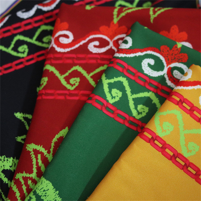 Bán nóng Nhiều màu sắc khác nhau 100% Polyester Vải thời trang kỹ thuật số In vải hoa 148Cm cho trang phục