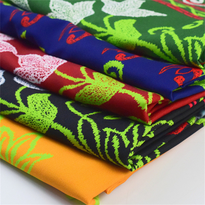 Bán nóng Nhiều màu sắc khác nhau 100% Polyester Vải thời trang kỹ thuật số In vải hoa 148Cm cho trang phục