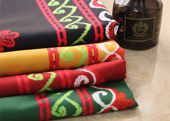 Màu xanh đỏ màu vàng Polyester vải in kỹ thuật số Hoa đầy màu sắc cho hàng may mặc